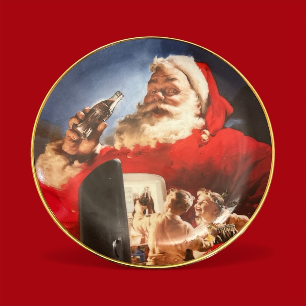The Franklin Mint 1994 “Stocking Up For Santa” Plate Coca-Cola Santa Holiday